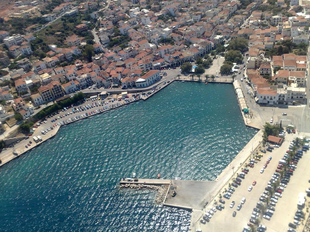 Finiki Plaza Aparthotel Methoni  Exterior photo