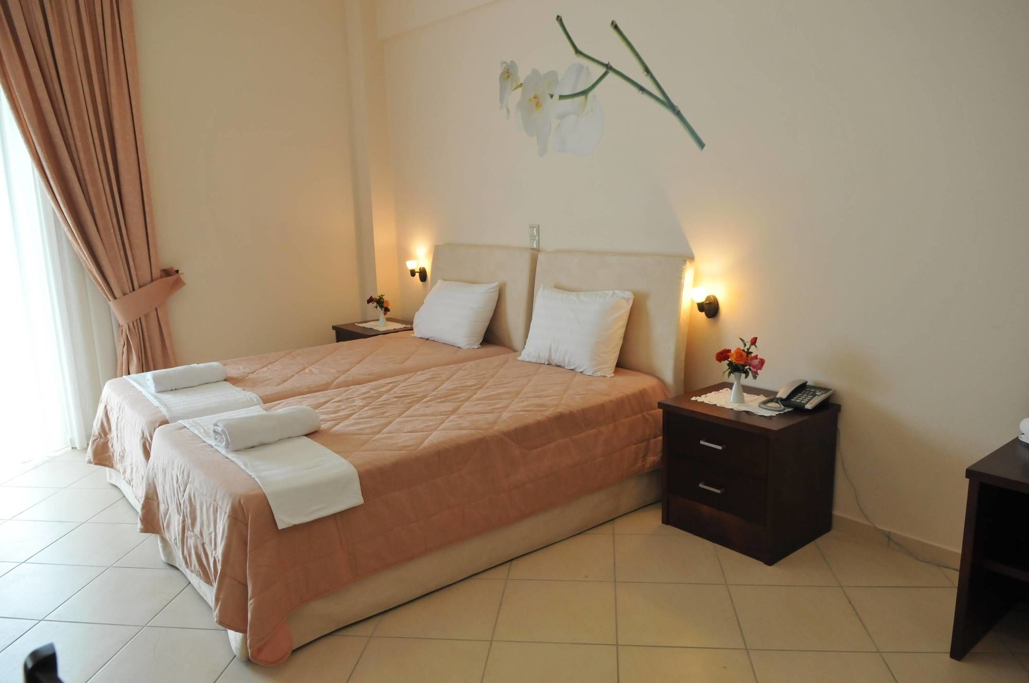 Finiki Plaza Aparthotel Methoni  Exterior photo